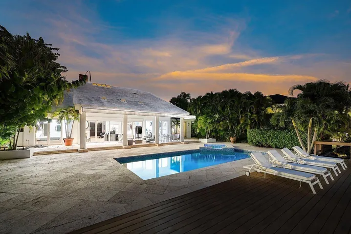 215 Island Drive