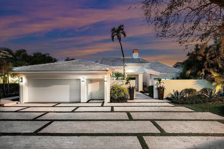 215 Island Drive
