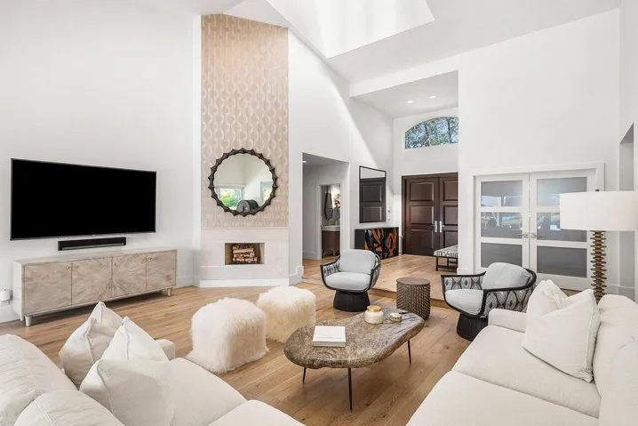 215 Island Drive