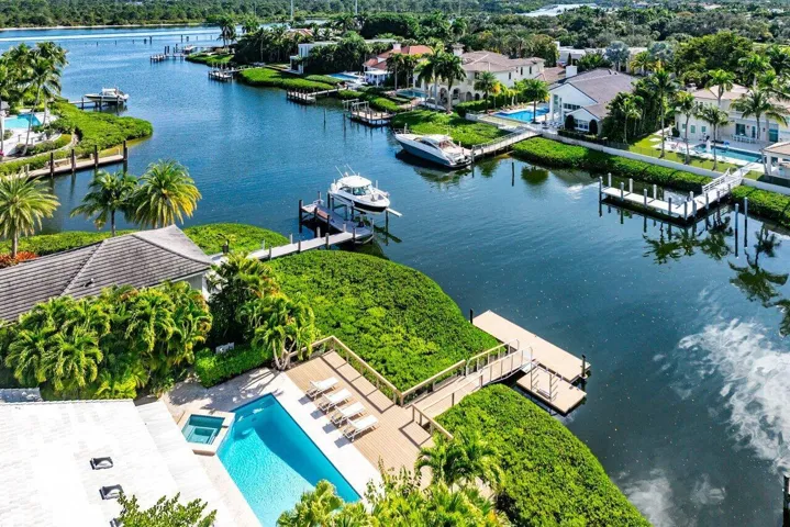 215 Island Drive