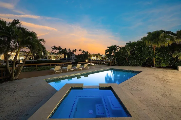 215 Island Drive