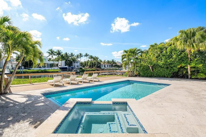 215 Island Drive