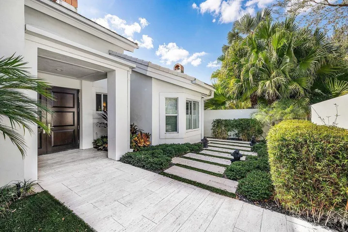 215 Island Drive