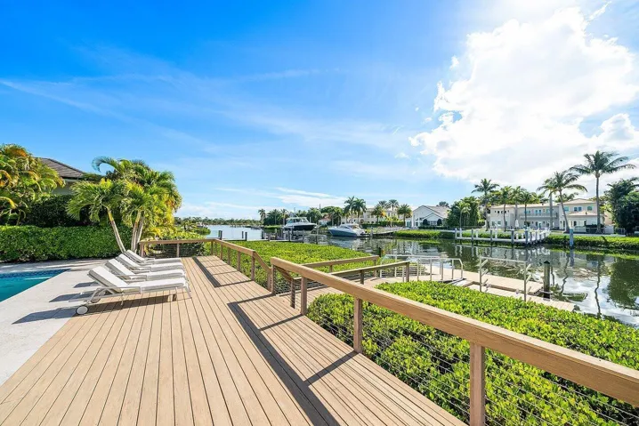 215 Island Drive