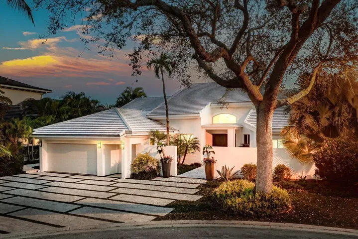 215 Island Drive