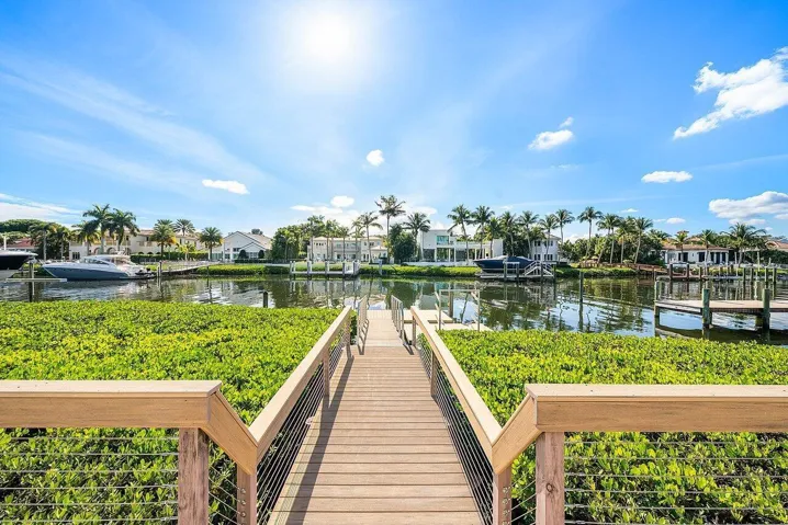215 Island Drive