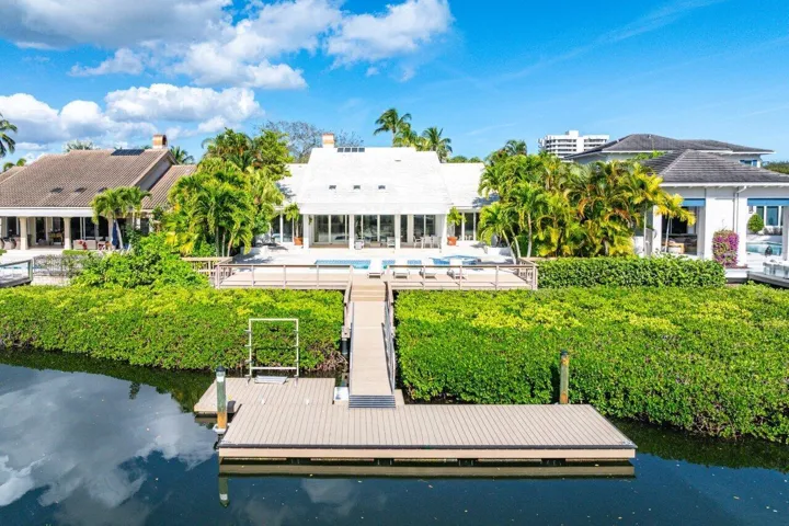 215 Island Drive