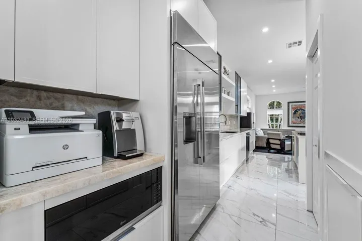 Butler's Pantry, coffee bar