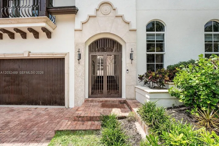 Charming gated entry