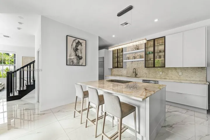 Large island for entertaining