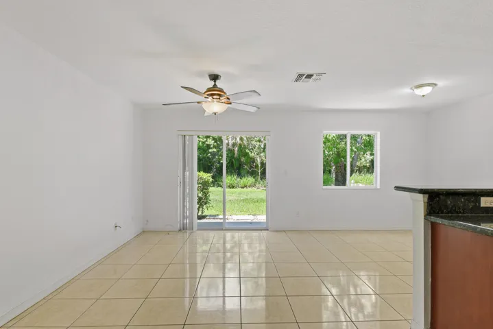 2257 SW Marshfield Ct_Vinesha Clark_6 co