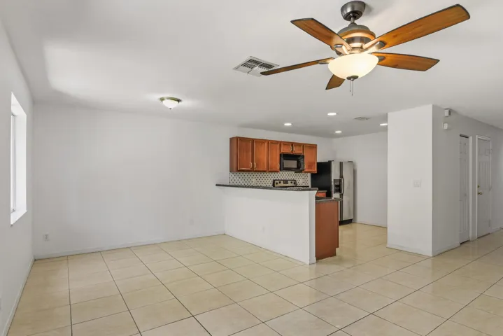2257 SW Marshfield Ct_Vinesha Clark_12 c