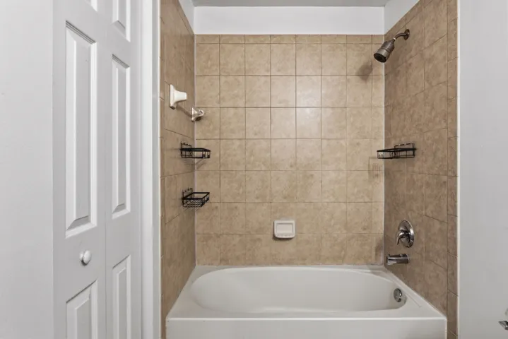 2257 SW Marshfield Ct_Vinesha Clark_40