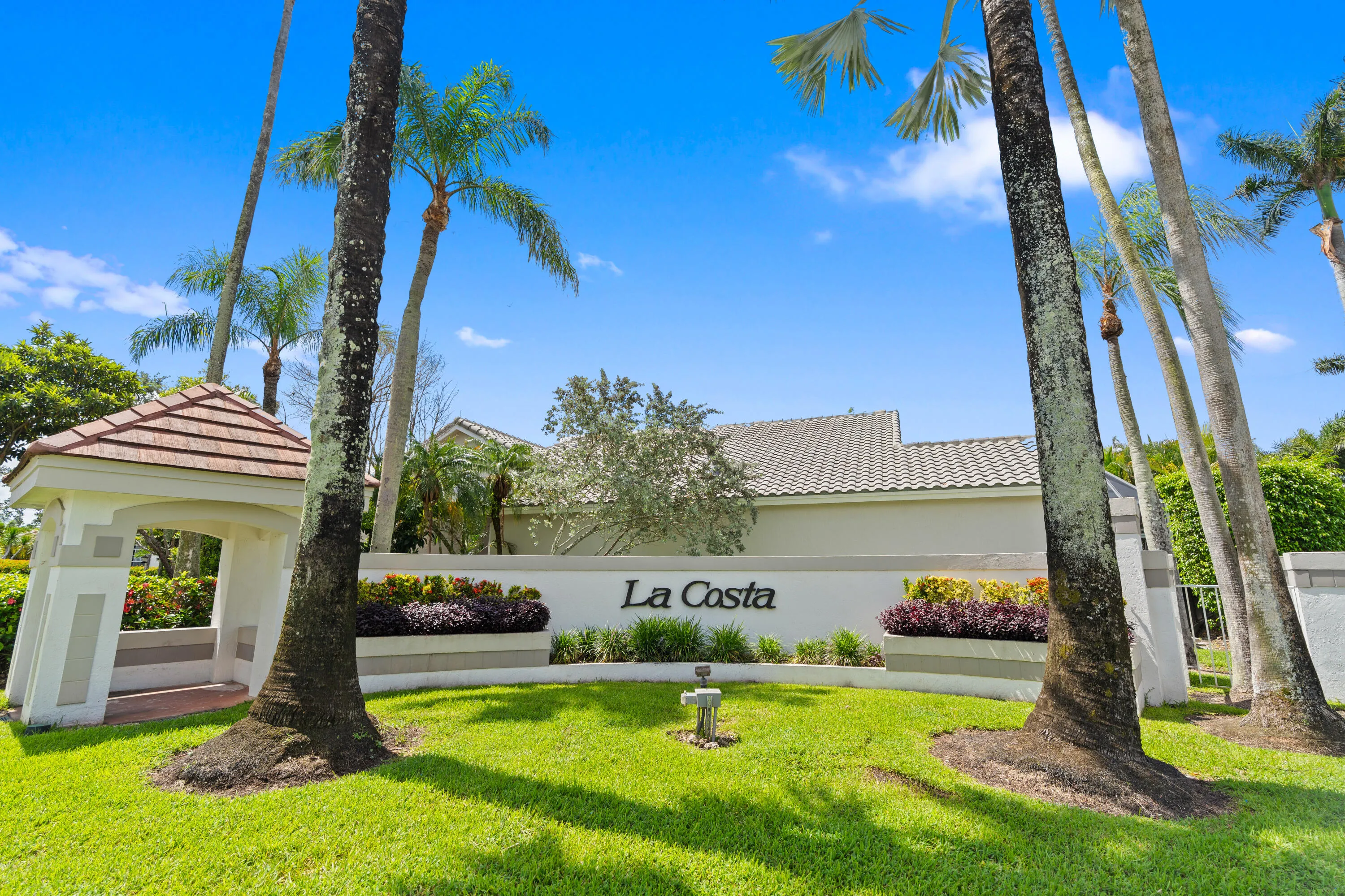 La Costa Community in Grand Palms