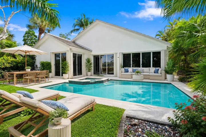 Backyard virtuallly staged