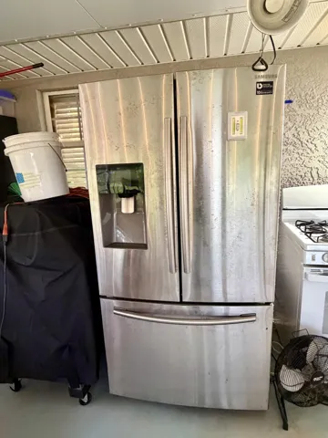 Extra Fridge/Freezer