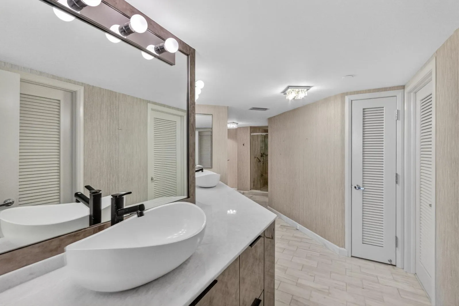 Dual Vanity
