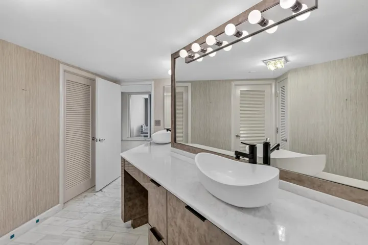 Dual Vanity