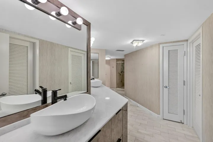 Dual Vanity