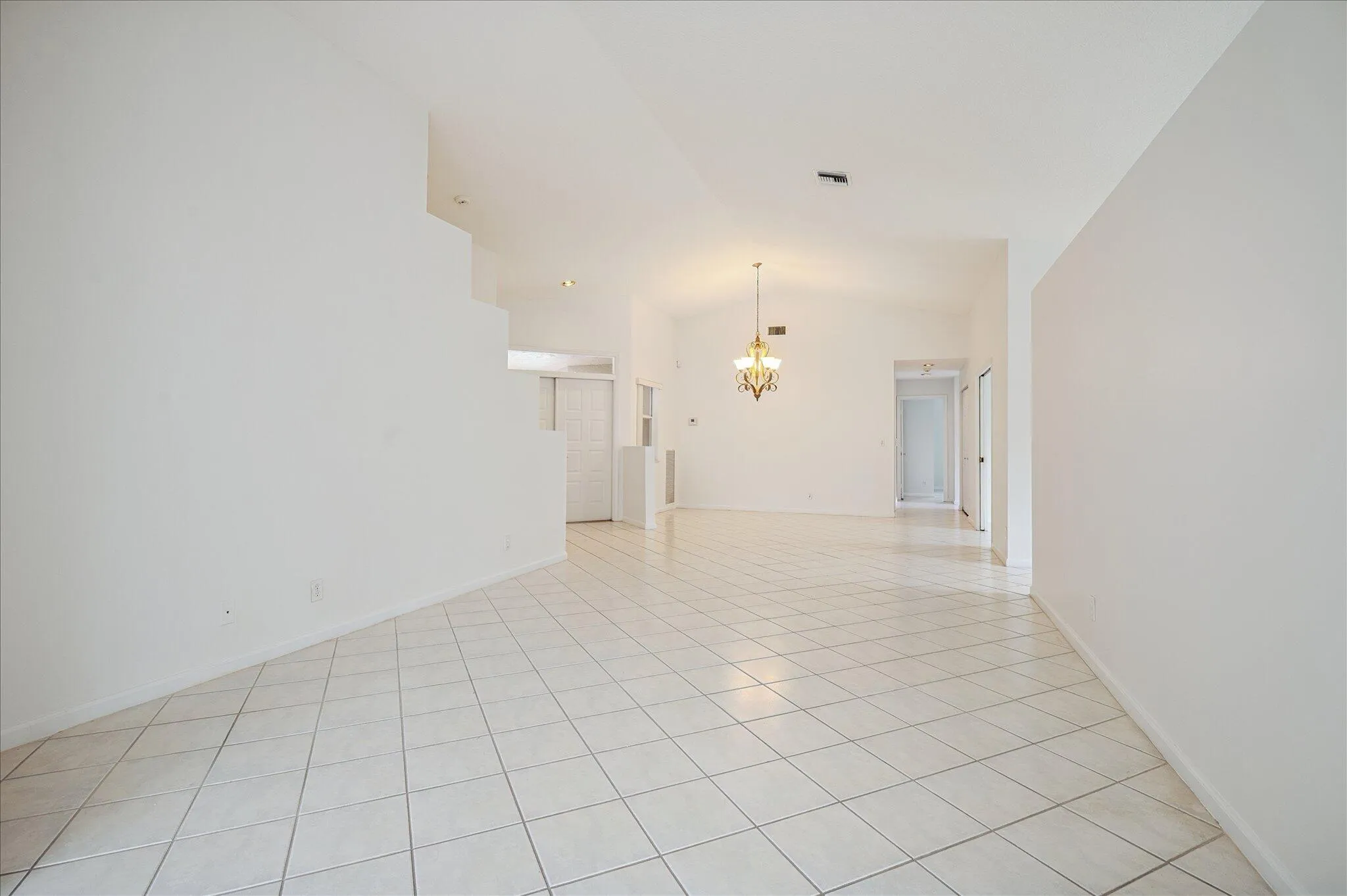 LIVING ROOM / DINING ROOM