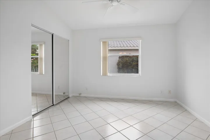 FLEX ROOM/DEN