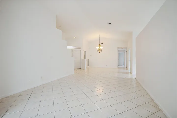 LIVING ROOM / DINING ROOM