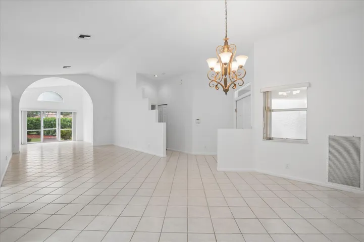 LIVING ROOM / DINING ROOM
