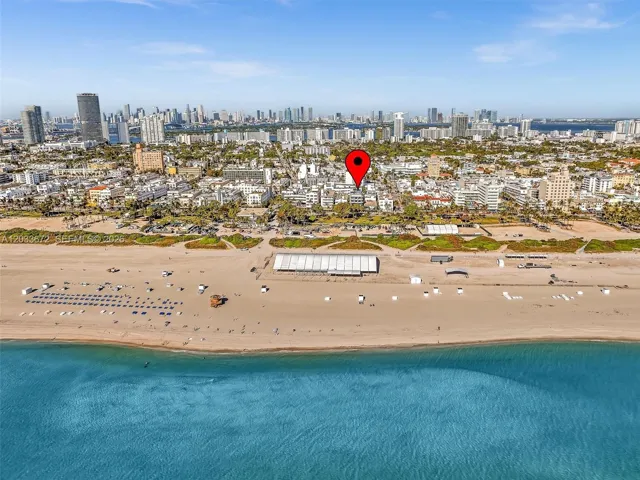 Perfect Location, in the heart of Sobe, across from the Beach and Lummus Park