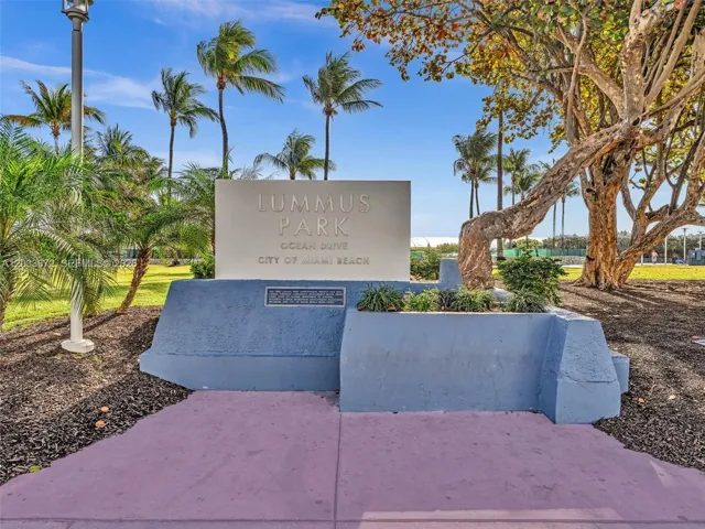 Perfect Location, in the heart of Sobe, across from the Beach and Lummus Park