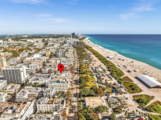 Perfect Location, in the heart of Sobe, across from the Beach and Lummus Park