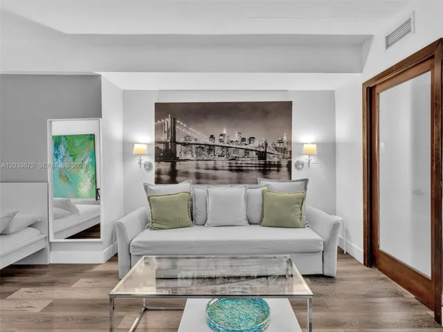 Features a Sofa Bed