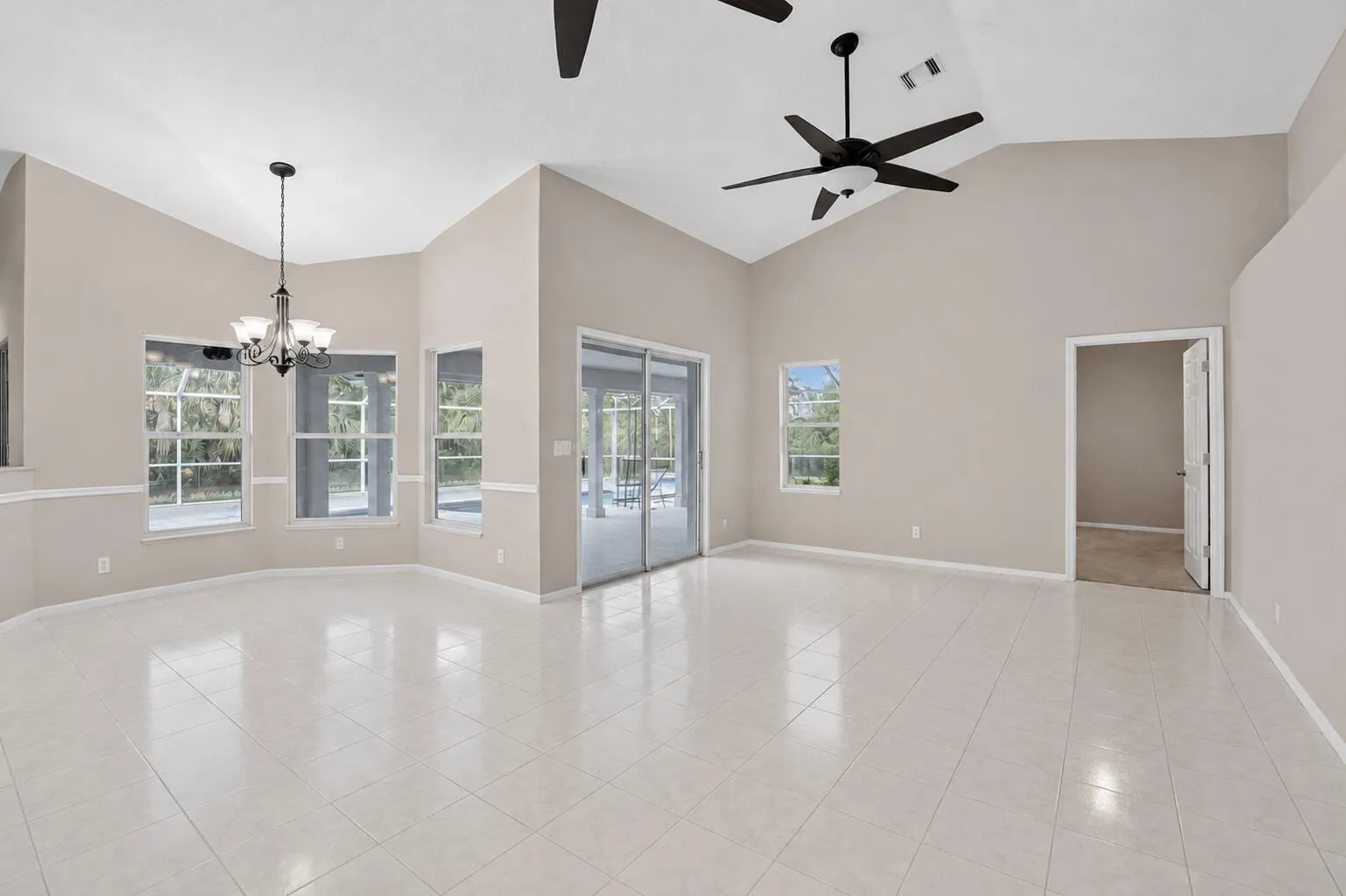 no furniture family room and breakfast n