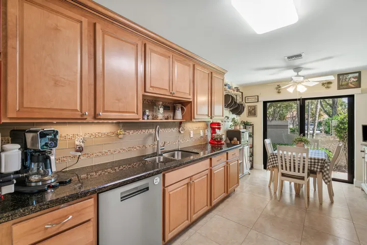 014-19919DeanDrive-BocaRaton-FL-33434-SM