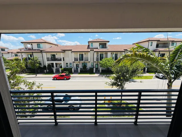 MB Balcony 1