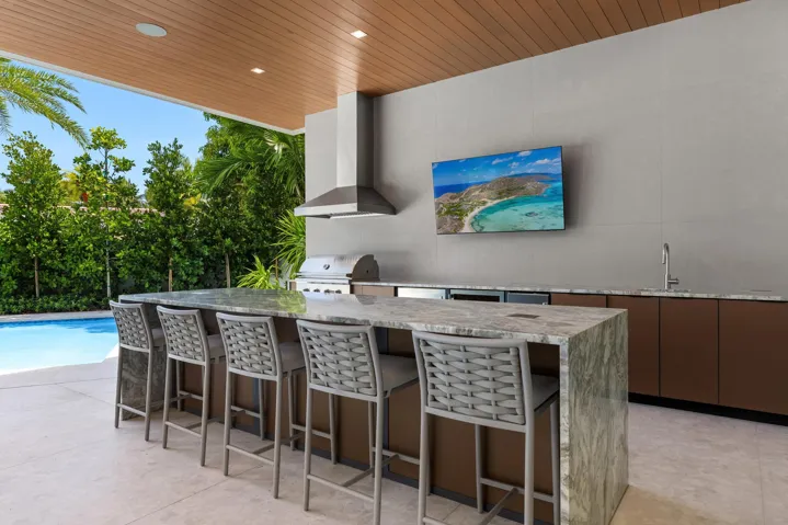 Summer Kitchen