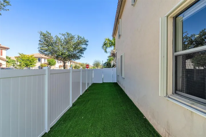 Photo 49