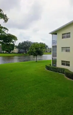 BALCON 316 DORSET DR- VISTA LAGO -2