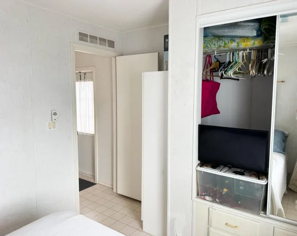 Bedroom 002