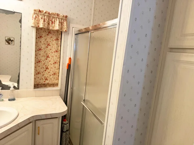 Bathroom 002