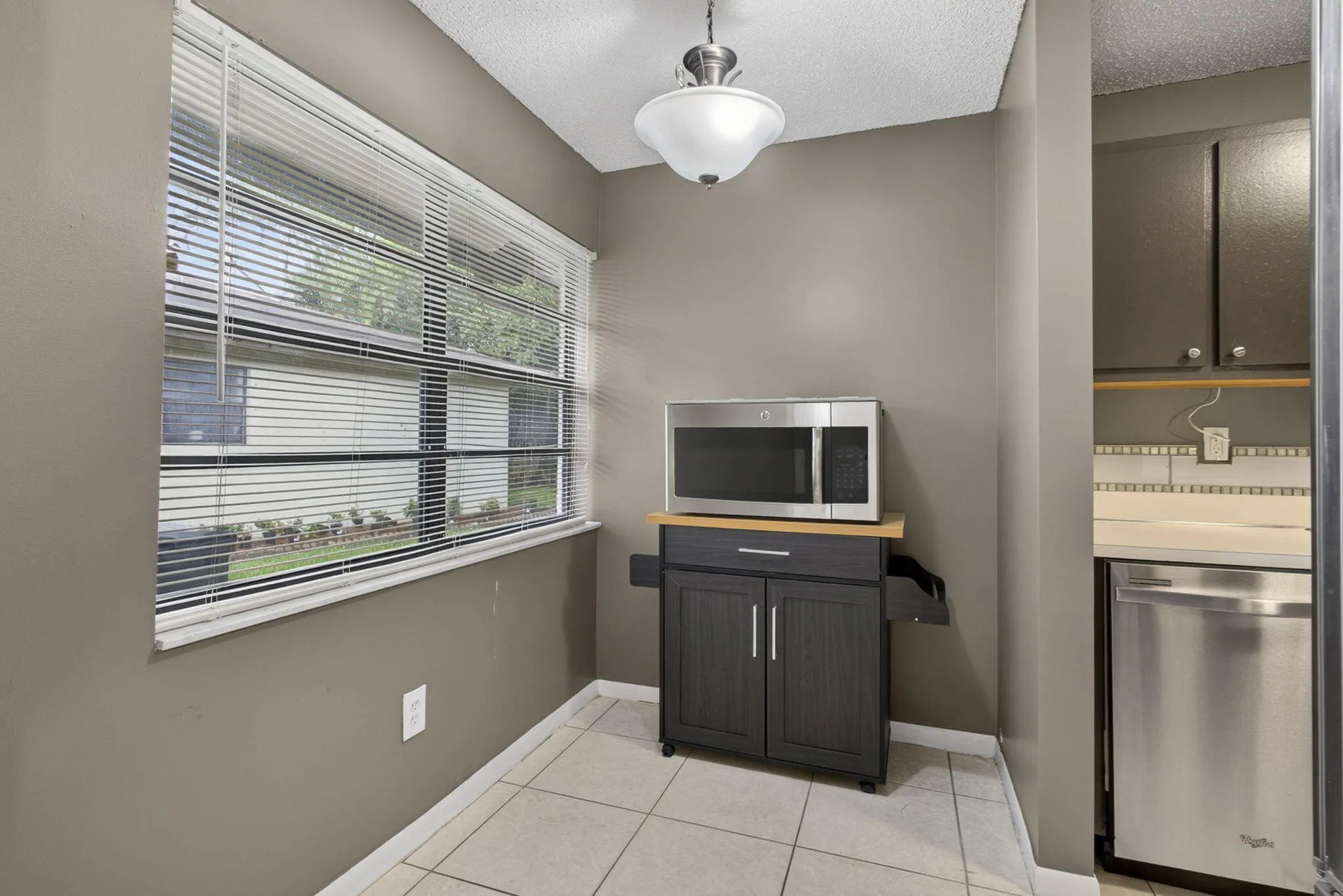 Kitchen/Breakfast Nook