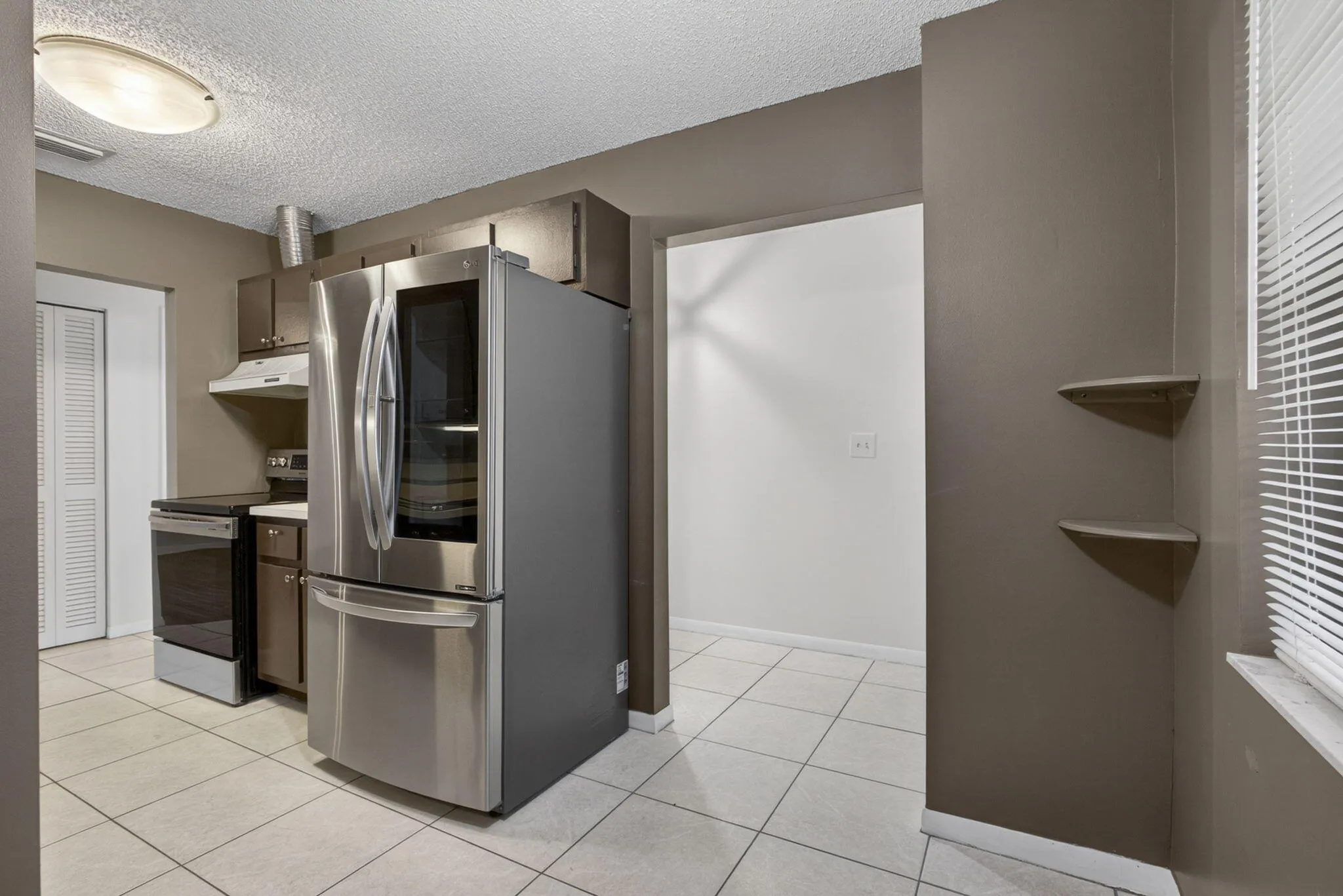 Kitchen/Breakfast Nook