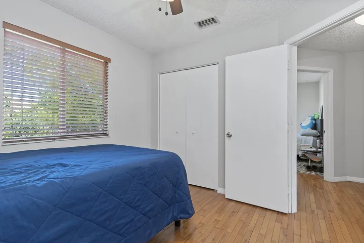 4776 Lago Vista Dr. - - 101