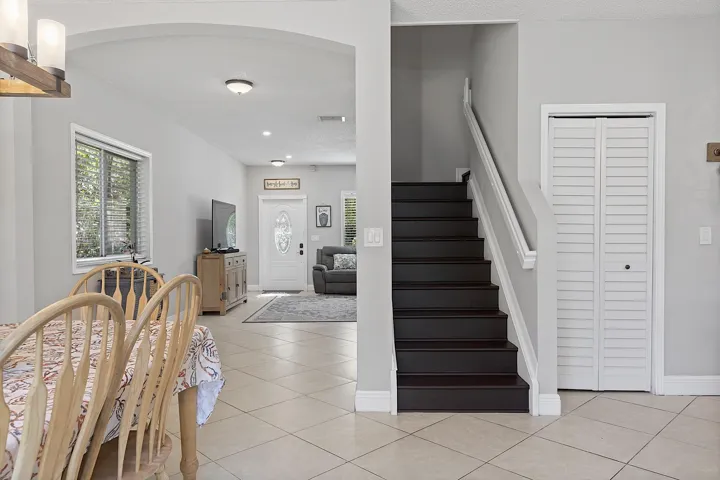 4776 Lago Vista Dr. - - 092