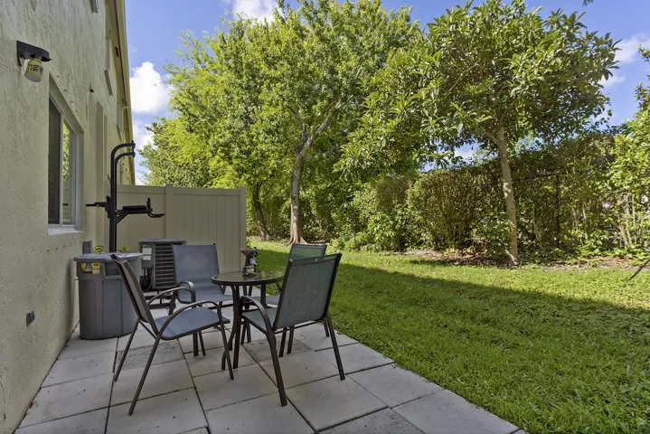 4776 Lago Vista Dr. - - 115