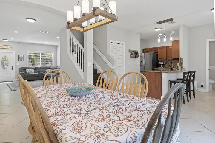 4776 Lago Vista Dr. - - 090