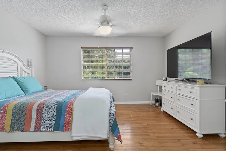 4776 Lago Vista Dr. - - 112