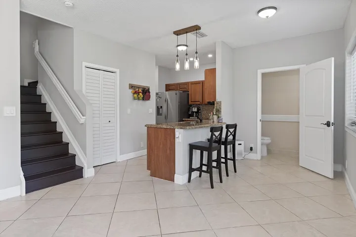 4776 Lago Vista Dr. - - 091