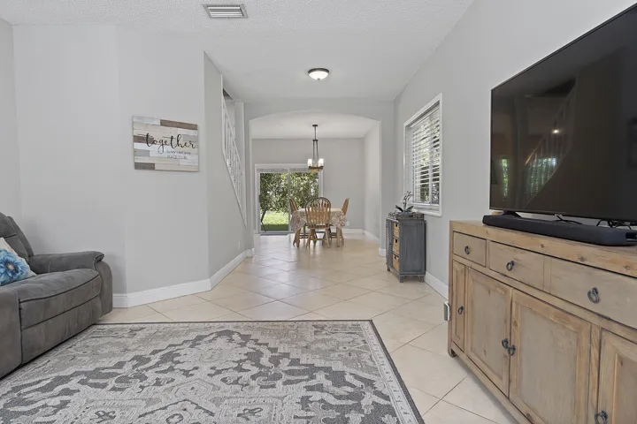 4776 Lago Vista Dr. - - 083