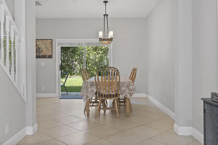 4776 Lago Vista Dr. - - 085