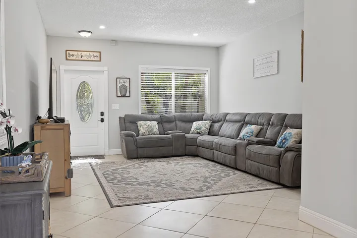 4776 Lago Vista Dr. - - 088
